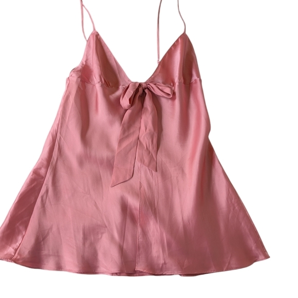 😃Victoria's Secret pink camisole with front bow sz M - Picture 1 of 6